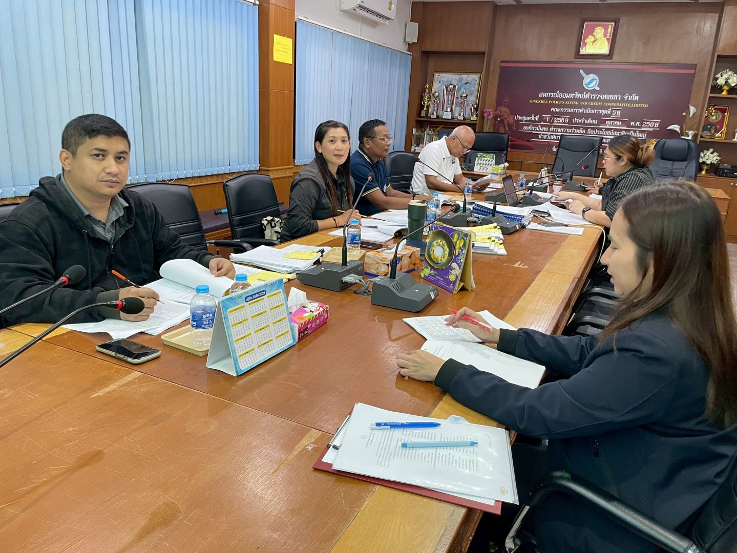 วันศุกร์ที่ 28 พ.ย. 2568 ร.ต.อ.สุเทพ บัวหมุน ประธานกรรมการเงินกู้ พร้อมด้วยคณะกรรมการเงินกู้ และฝ่ายจัดการ ร่วมกันประชุมคณะกรรมการเงินกู้ ชุดที่ 56 ครั้งที่ 1/2569 ณ ห้องประชุมสหกรณ์ออมทรัพย์ตำรวจสงขลา จำกัด